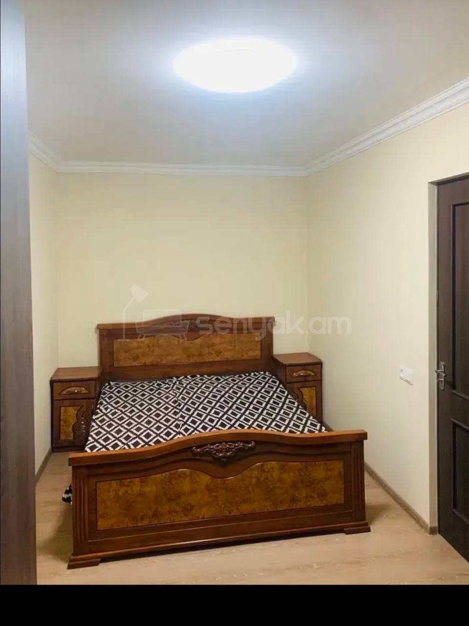 2 Սենյականոց Բնակարան Քարե Շենքում, 48քմ, 4/5 հարկ, Կապիտալ Վերանորոգված, Կահավորված