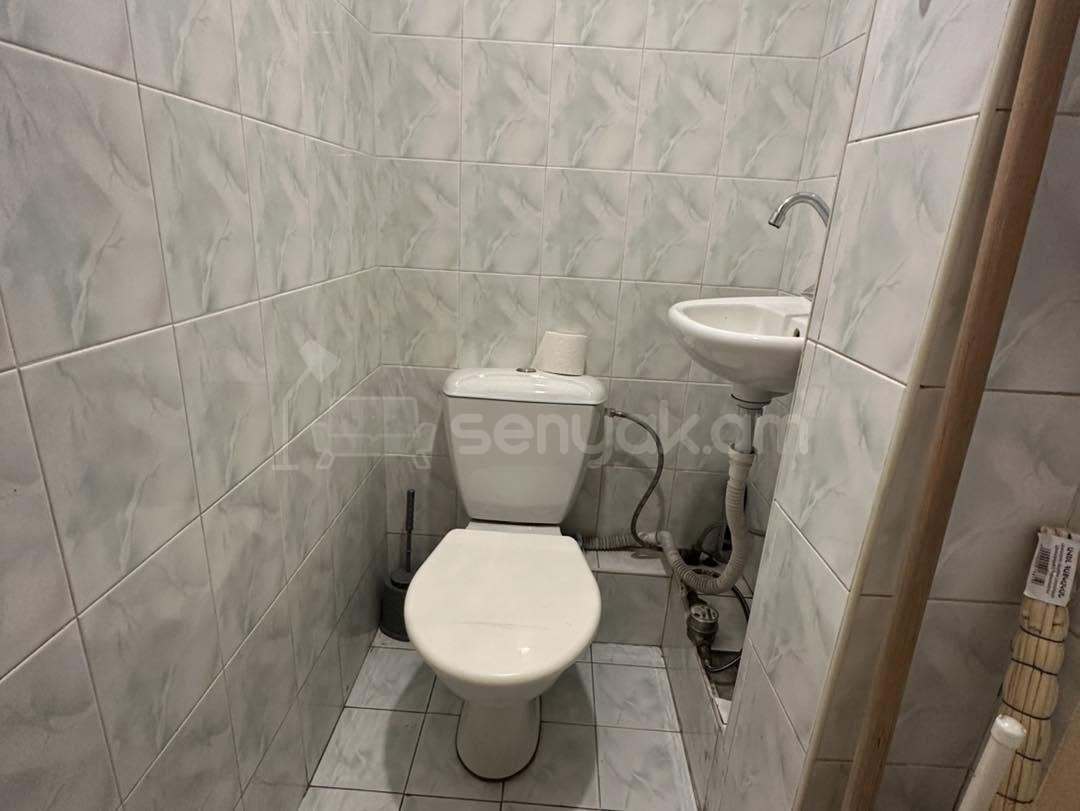 3 Սենյականոց Բնակարան Քարե Շենքում, 76քմ, 2/5 հարկ, Նորմալ Վիճակում