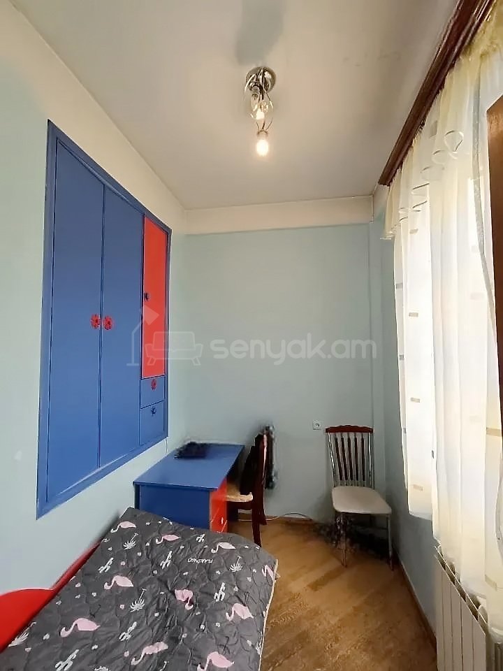 3 Սենյականոց Բնակարան Քարե Շենքում, 77քմ, 5/5 հարկ, Նորմալ Վիճակում