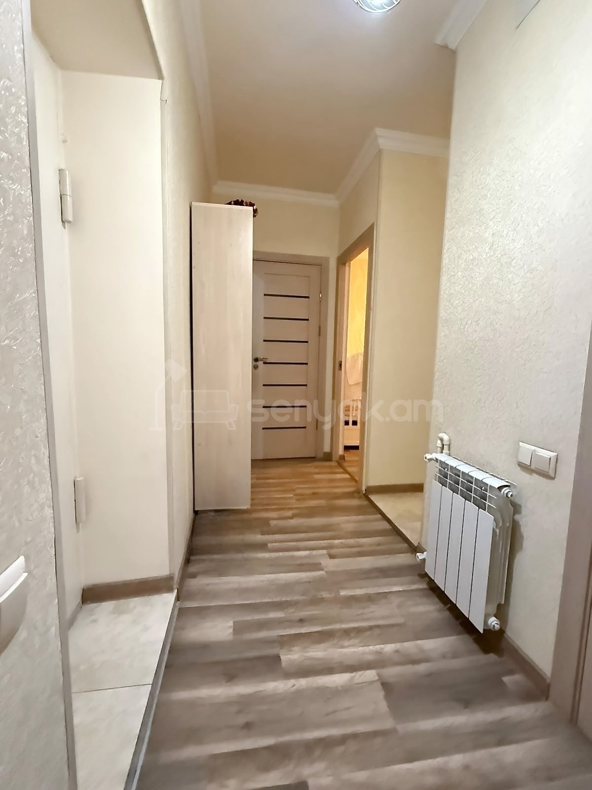 2 Սենյականոց Բնակարան Քարե Շենքում, 65քմ, 4/5 հարկ, Կապիտալ Վերանորոգված