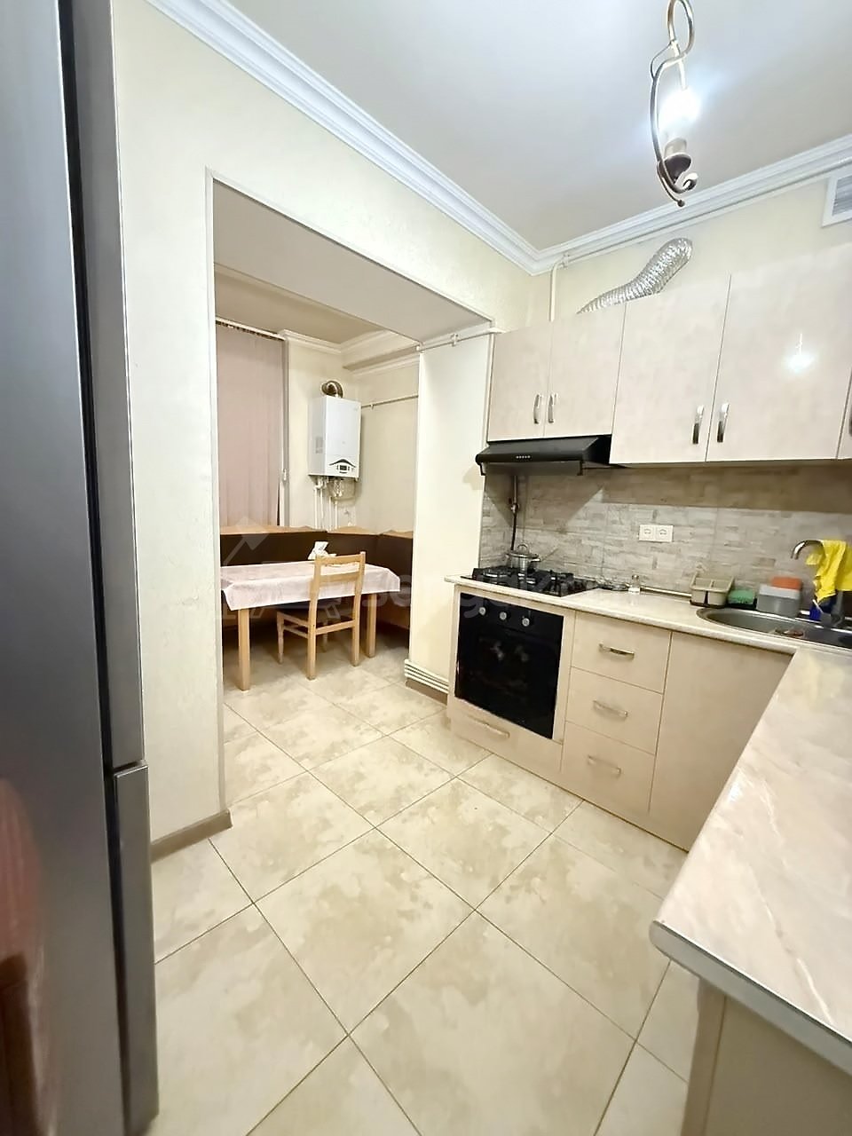 2 Սենյականոց Բնակարան Քարե Շենքում, 65քմ, 4/5 հարկ, Կապիտալ Վերանորոգված