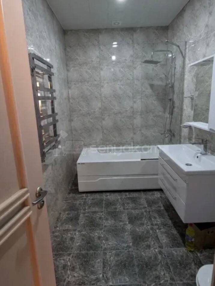 3 Սենյականոց Բնակարան Նորակառույցում, 100քմ, 8/17 հարկ, Կապիտալ Վերանորոգված, Կահավորված