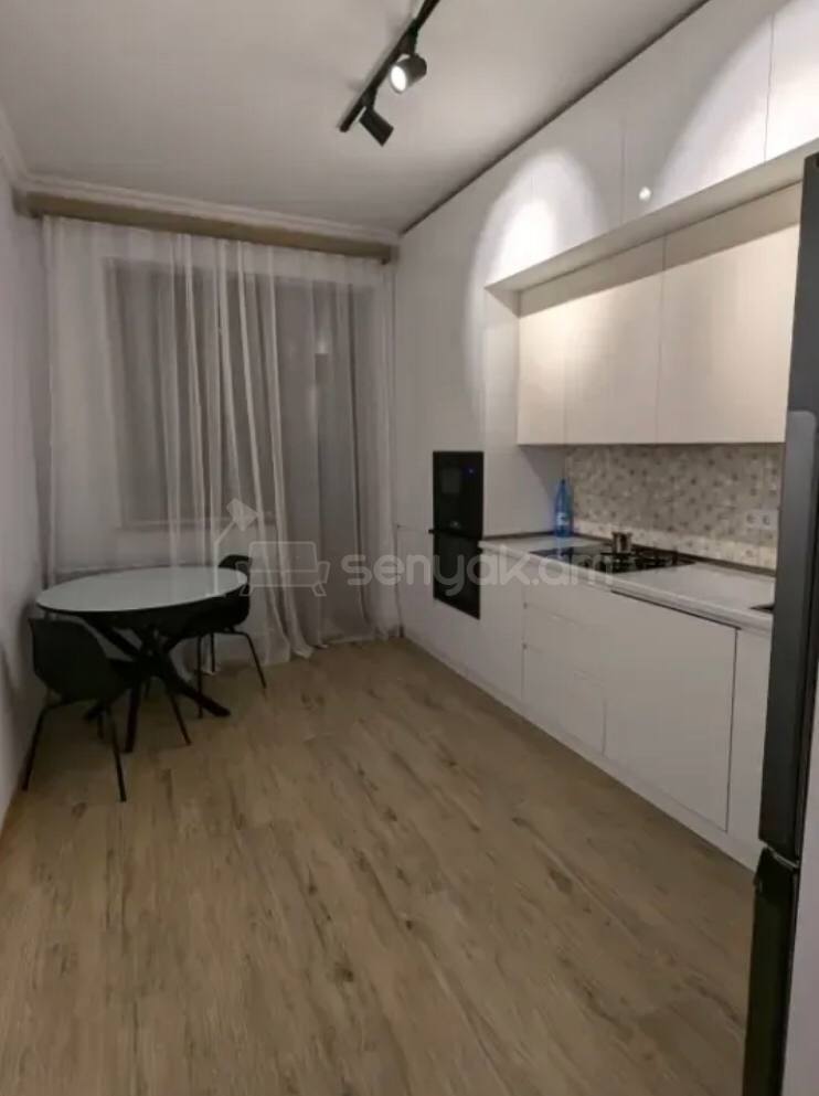 3 Սենյականոց Բնակարան Նորակառույցում, 100քմ, 8/17 հարկ, Կապիտալ Վերանորոգված, Կահավորված