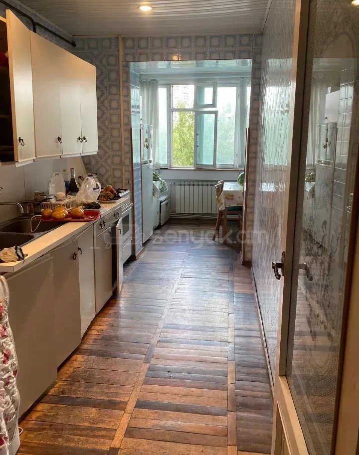 3 Սենյականոց Բնակարան, 100քմ, 4/9 հարկ, Նորմալ Վիճակում