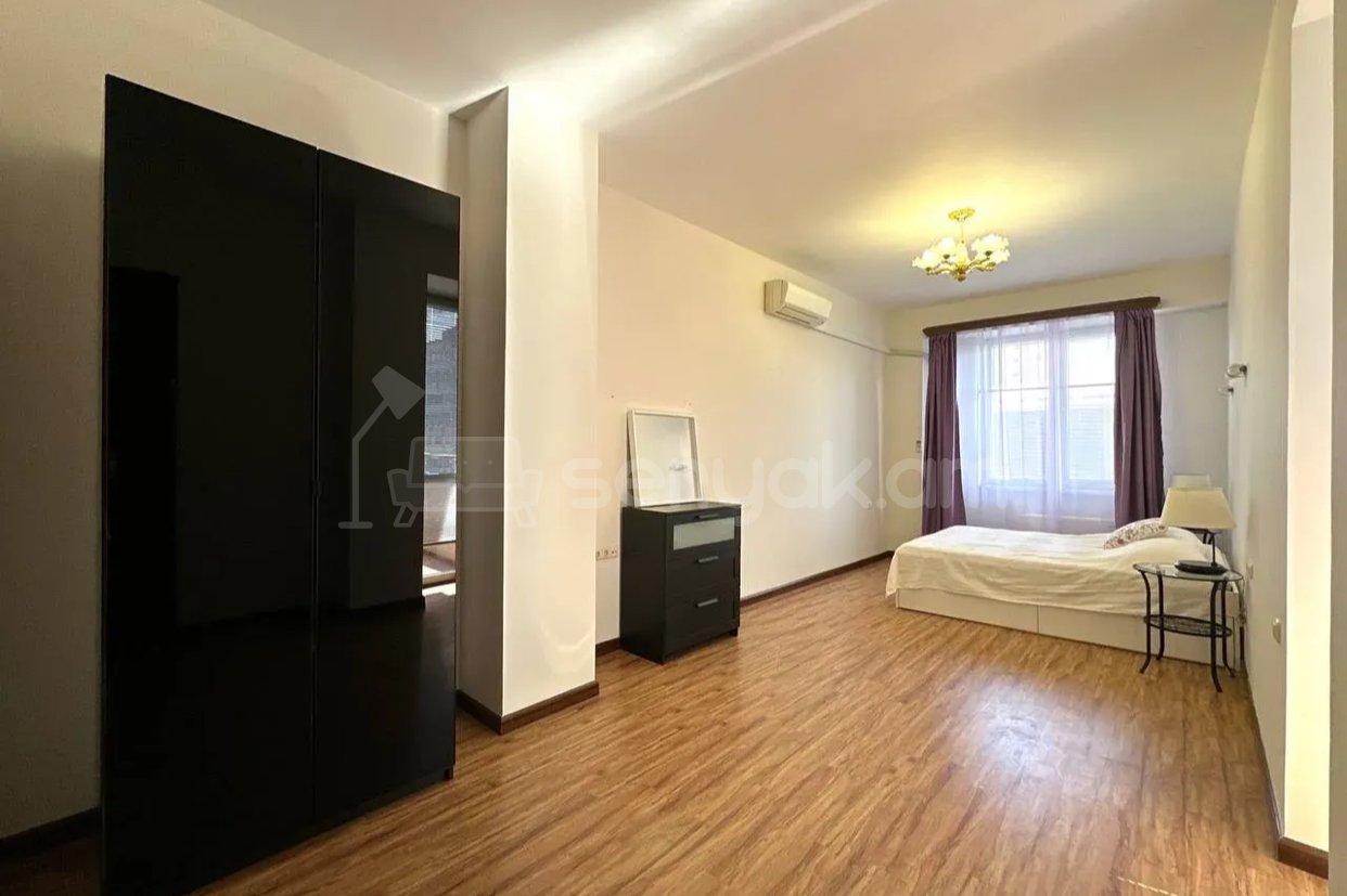 4 Սենյականոց Բնակարան Նորակառույցում, 215քմ, 7/17 հարկ, Կապիտալ Վերանորոգված