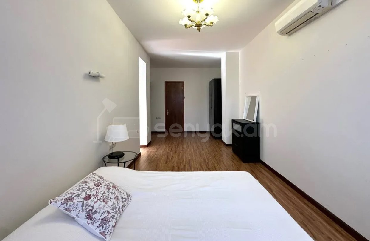 4 Սենյականոց Բնակարան Նորակառույցում, 215քմ, 7/17 հարկ, Կապիտալ Վերանորոգված