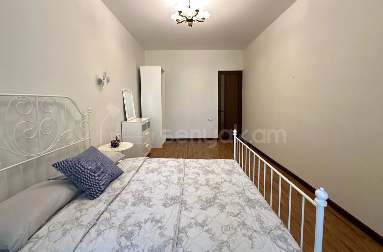 4 Սենյականոց Բնակարան Նորակառույցում, 215քմ, 7/17 հարկ, Կապիտալ Վերանորոգված