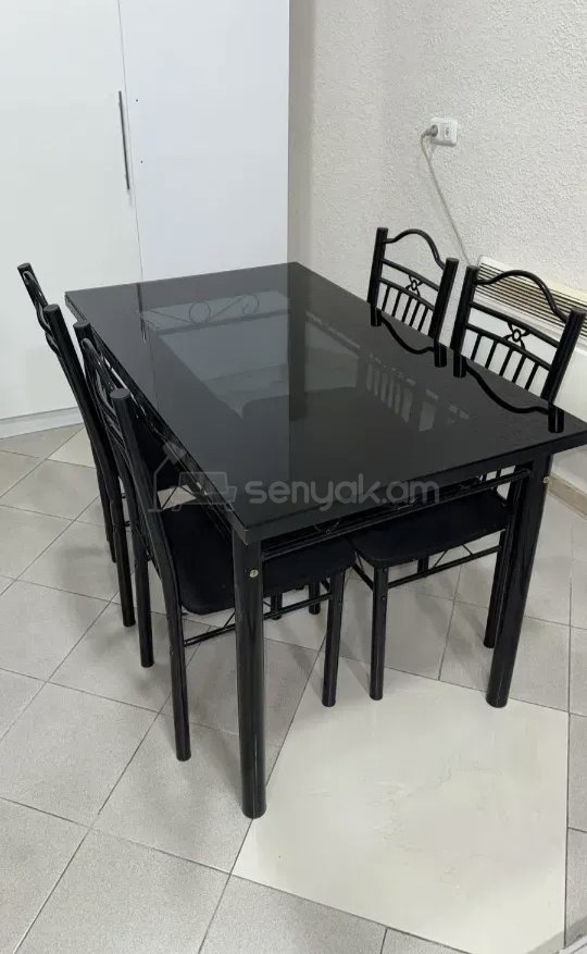 2 Սենյականոց Բնակարան Քարե Շենքում, 45քմ, 1/1 հարկ, Նորմալ Վիճակում, Կահավորված