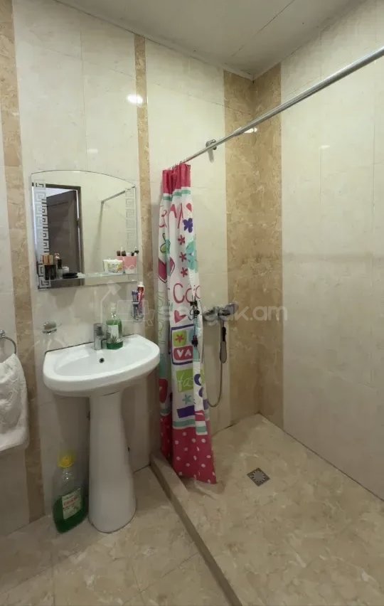 2 Սենյականոց Բնակարան Քարե Շենքում, 55քմ, 1/1 հարկ, Կապիտալ Վերանորոգված, Կահավորված