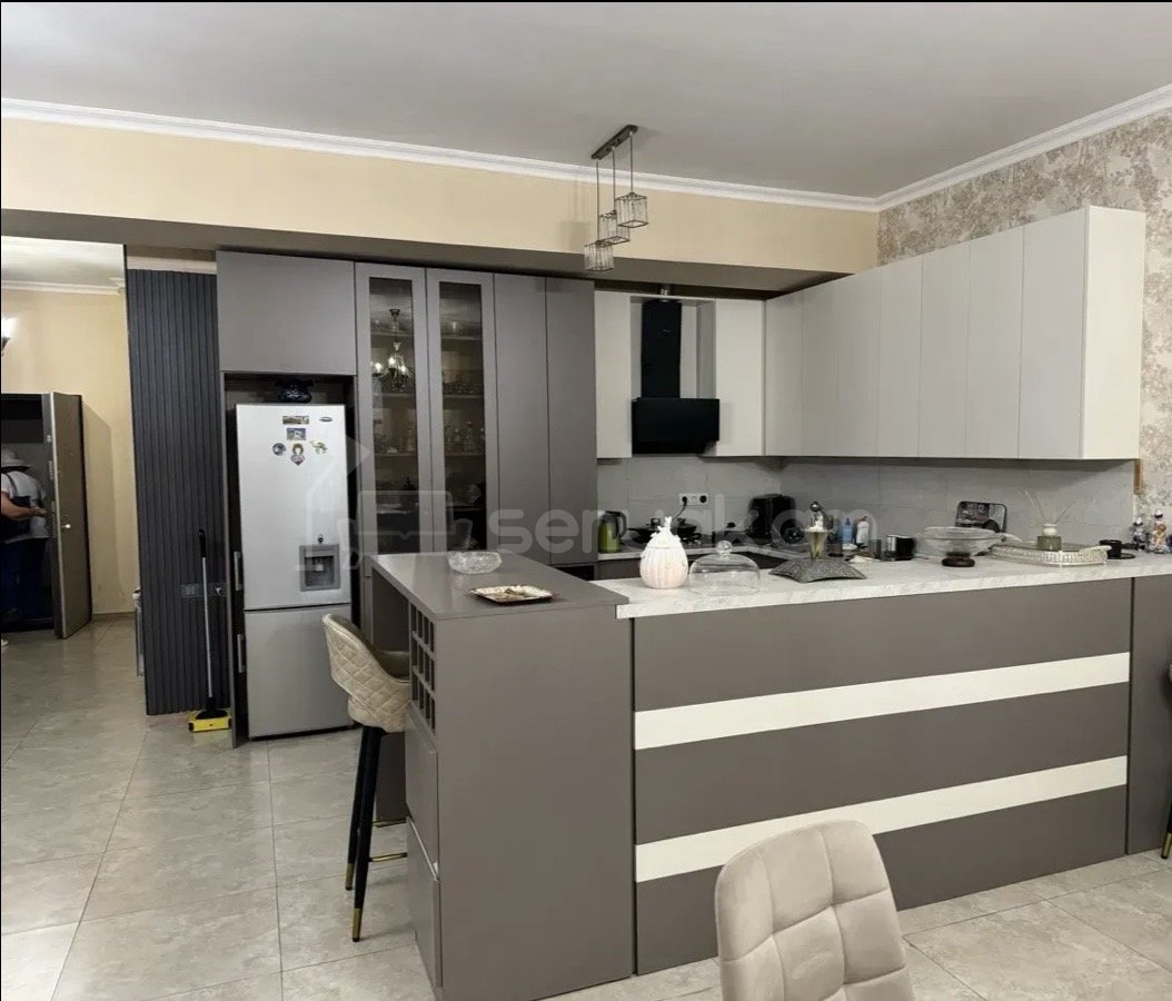 3 Սենյականոց Բնակարան Նորակառույցում, 133քմ, 7/13 հարկ, Կապիտալ Վերանորոգված