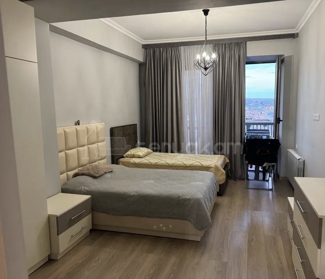 3 Սենյականոց Բնակարան Նորակառույցում, 133քմ, 7/13 հարկ, Կապիտալ Վերանորոգված