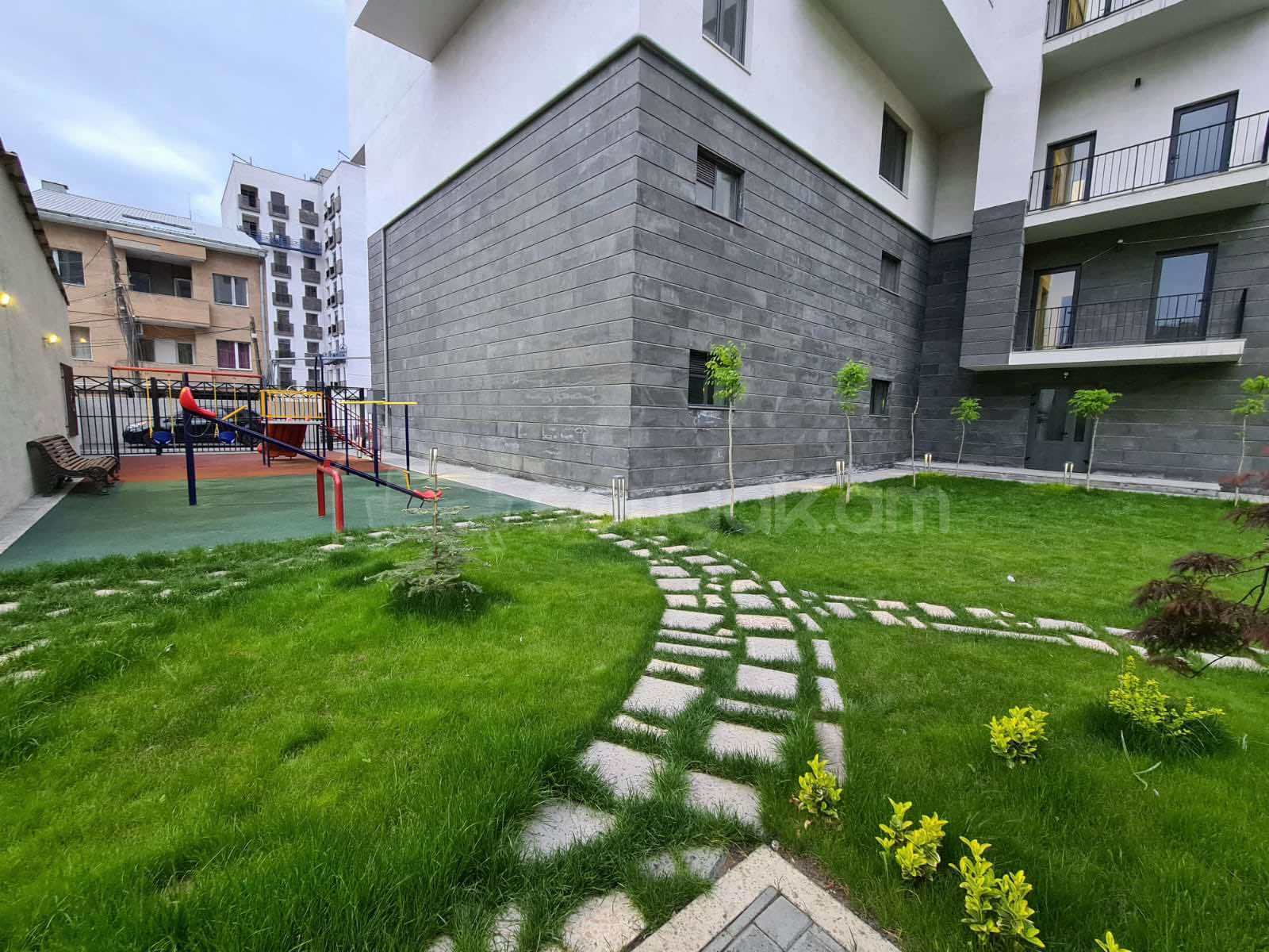 4 Սենյականոց Բնակարան Նորակառույցում, 98քմ, 8/8 հարկ, Դիզայներական Վերանորոգված