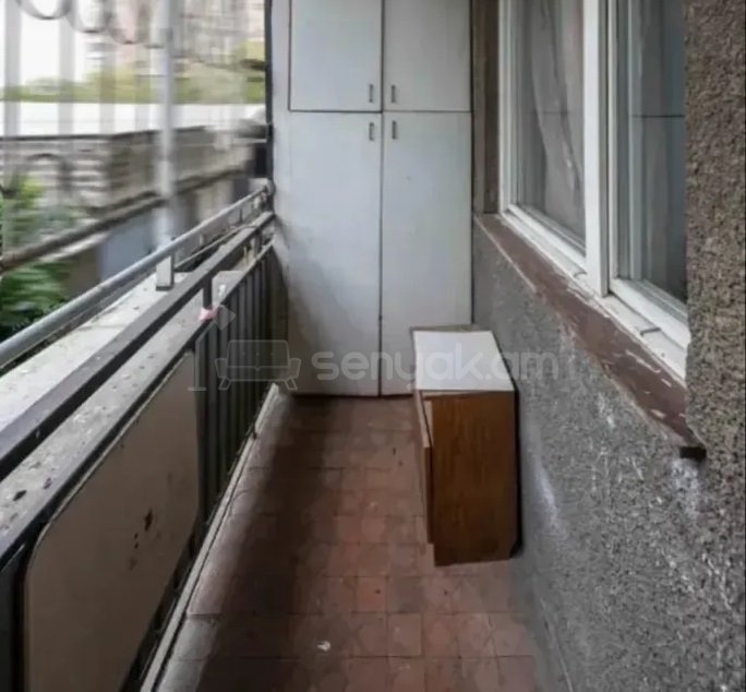 3 Սենյականոց Բնակարան Քարե Շենքում, 73քմ, 1/5 հարկ, Պետական Վիճակում