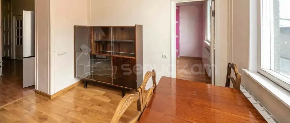 3 Սենյականոց Բնակարան Քարե Շենքում, 73քմ, 1/5 հարկ, Պետական Վիճակում
