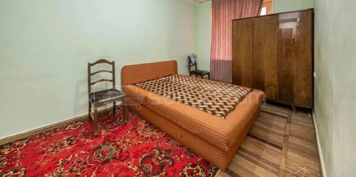 3 Սենյականոց Բնակարան Քարե Շենքում, 73քմ, 1/5 հարկ, Պետական Վիճակում