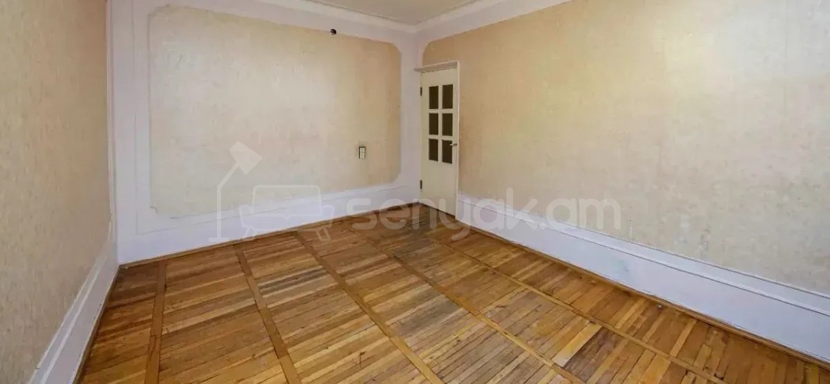 3 Սենյականոց Բնակարան Քարե Շենքում, 73քմ, 1/5 հարկ, Պետական Վիճակում
