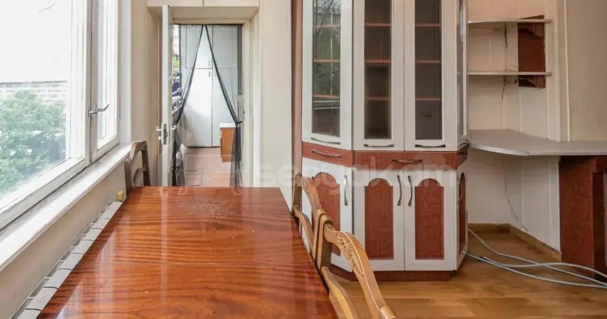 3 Սենյականոց Բնակարան Քարե Շենքում, 73քմ, 1/5 հարկ, Պետական Վիճակում