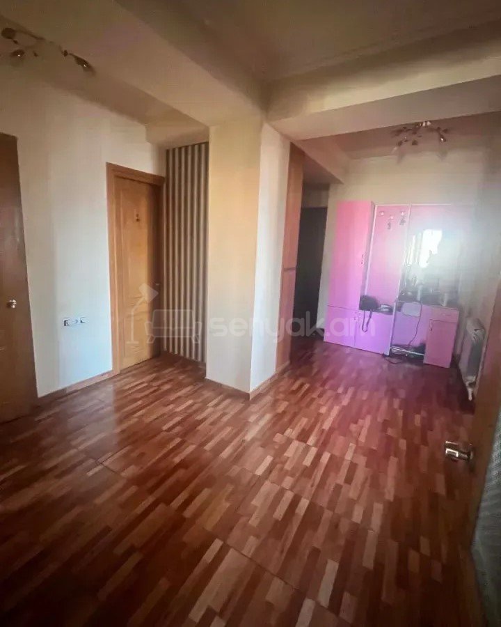 3 Սենյականոց Բնակարան, 80քմ, 14/14 հարկ, Նորմալ Վիճակում