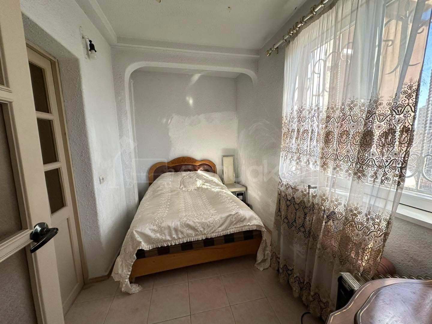 3 Սենյականոց Բնակարան Քարե Շենքում, 76քմ, 2/5 հարկ, Նորմալ Վիճակում