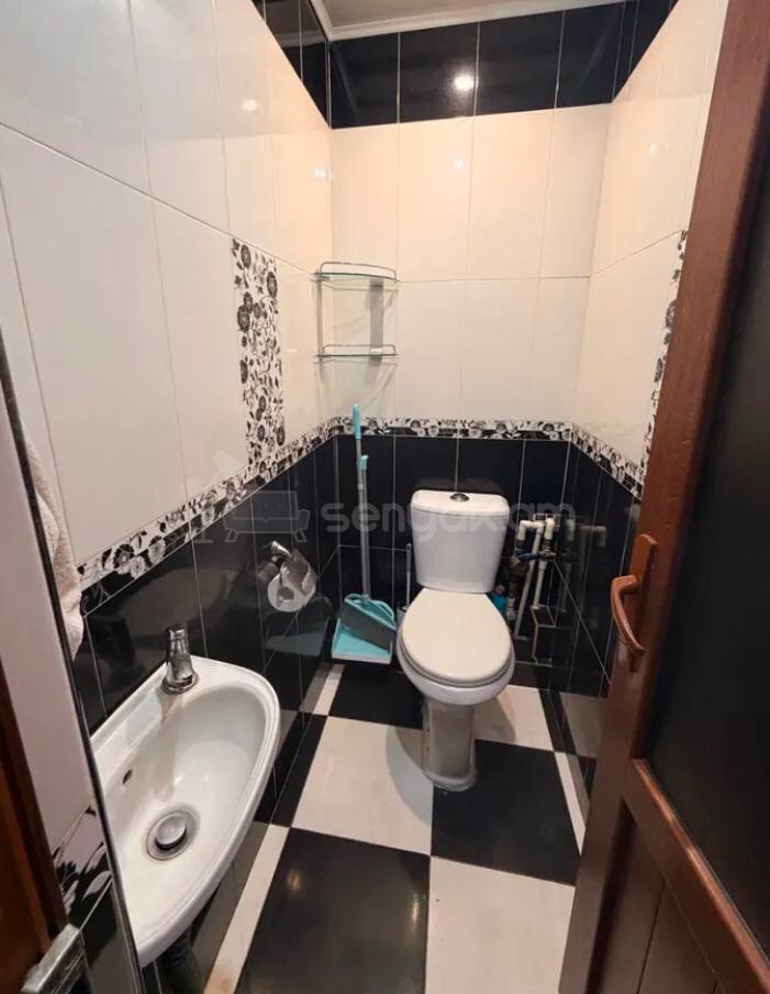 4 Սենյականոց Բնակարան, 66քմ, 8/9 հարկ, Կոսմետիկ Վերանորոգված