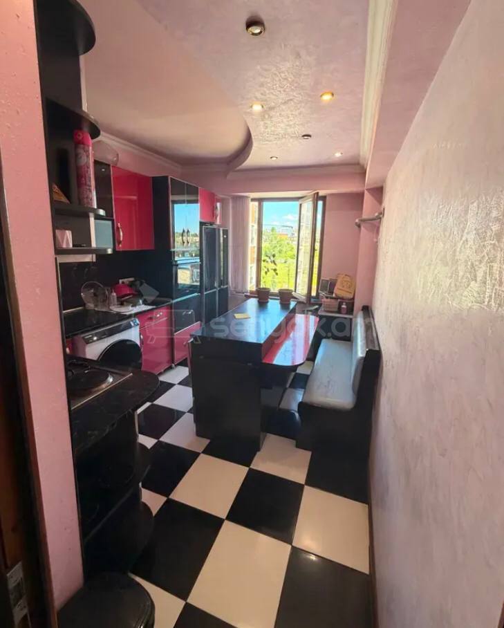 4 Սենյականոց Բնակարան, 66քմ, 8/9 հարկ, Կոսմետիկ Վերանորոգված