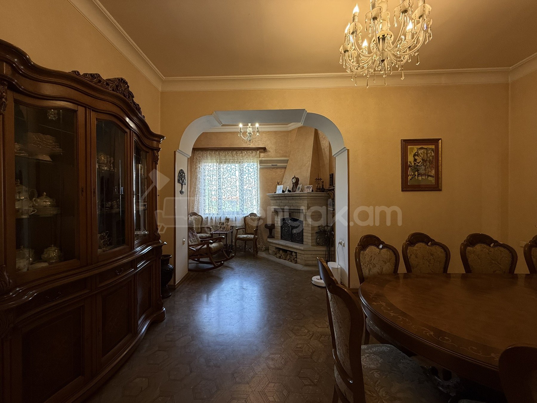 4 Սենյականոց Բնակարան Քարե Շենքում, 143քմ, 5/5 հարկ, Կապիտալ Վերանորոգված
