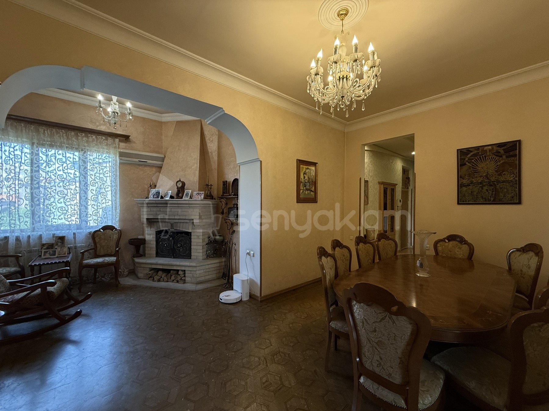 4 Սենյականոց Բնակարան Քարե Շենքում, 143քմ, 5/5 հարկ, Կապիտալ Վերանորոգված