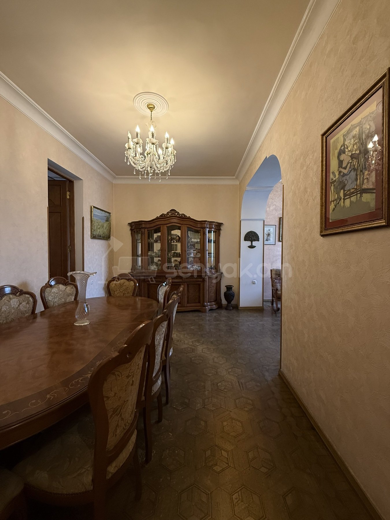 4 Սենյականոց Բնակարան Քարե Շենքում, 143քմ, 5/5 հարկ, Կապիտալ Վերանորոգված
