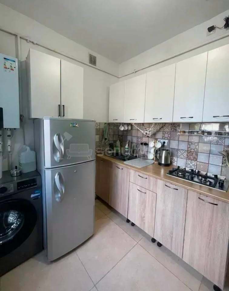 1 Սենյականոց Բնակարան Քարե Շենքում, 36քմ, 4/5 հարկ, Կապիտալ Վերանորոգված