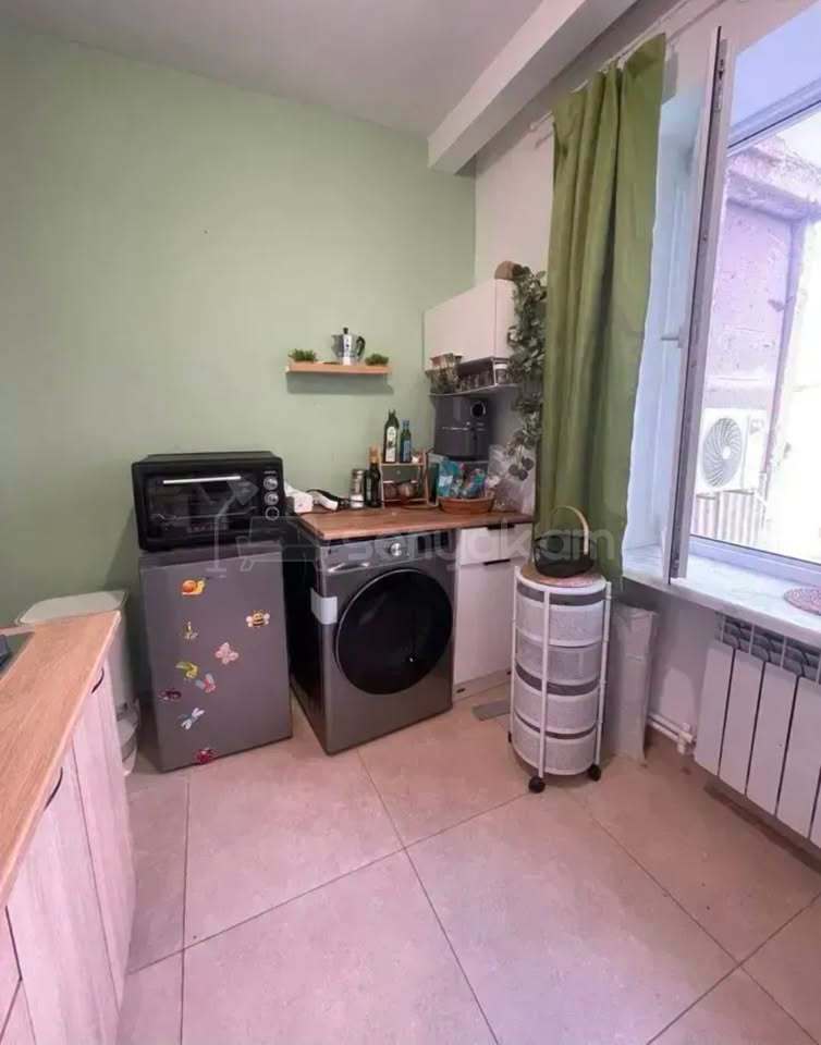 1 Սենյականոց Բնակարան Քարե Շենքում, 36քմ, 4/5 հարկ, Կապիտալ Վերանորոգված