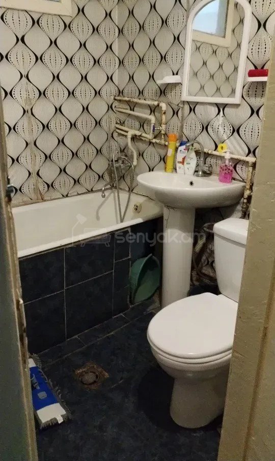1 Սենյականոց Բնակարան Քարե Շենքում, 37քմ, 3/4 հարկ, Նորմալ Վիճակում