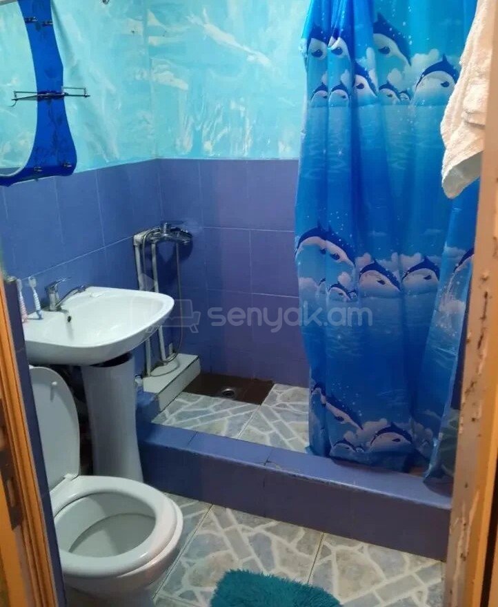2 Սենյականոց Բնակարան Քարե Շենքում, 51քմ, 2/5 հարկ, Պետական Վիճակում