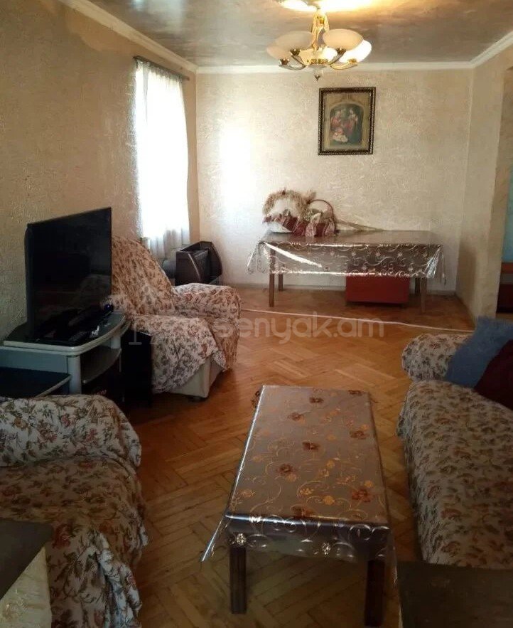 2 Սենյականոց Բնակարան Քարե Շենքում, 51քմ, 2/5 հարկ, Պետական Վիճակում