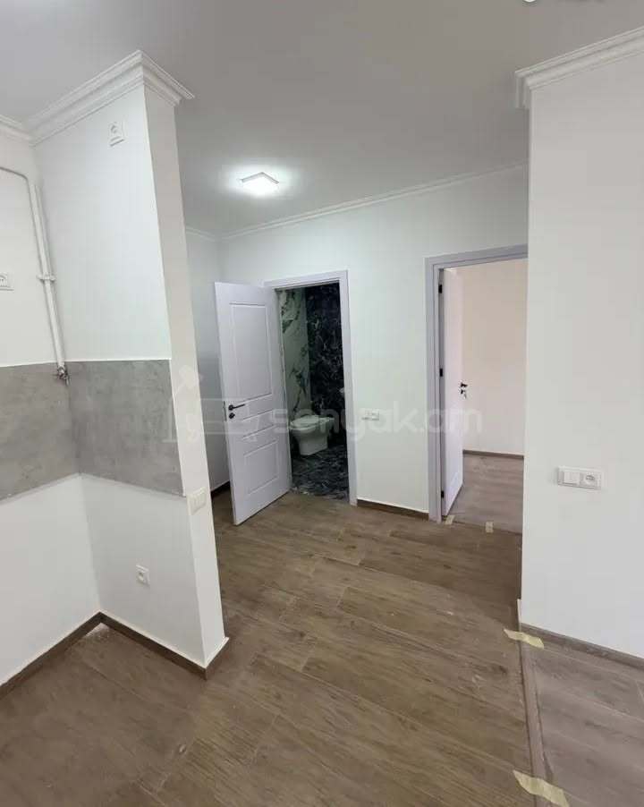 2 Սենյականոց Բնակարան Քարե Շենքում, 40քմ, 4/5 հարկ, Կապիտալ Վերանորոգված
