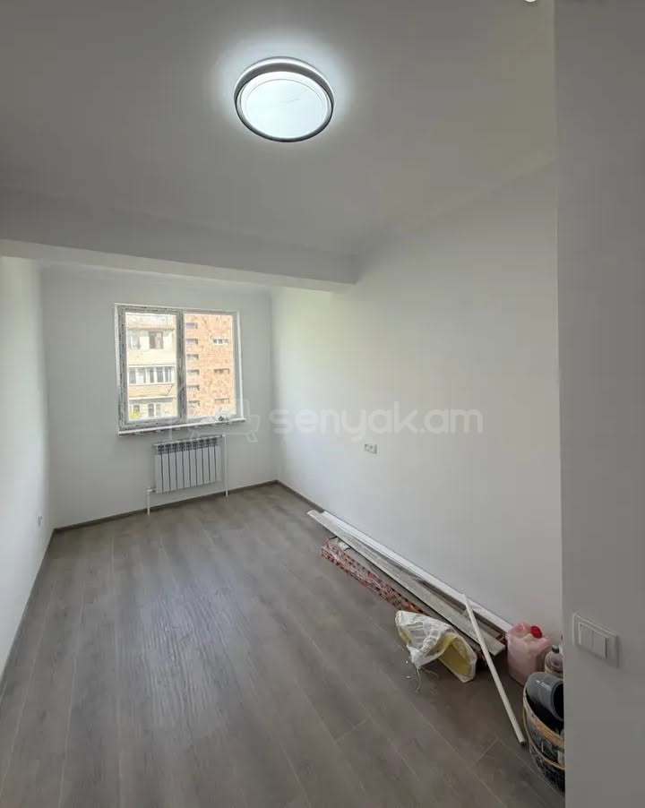 2 Սենյականոց Բնակարան Քարե Շենքում, 40քմ, 4/5 հարկ, Կապիտալ Վերանորոգված