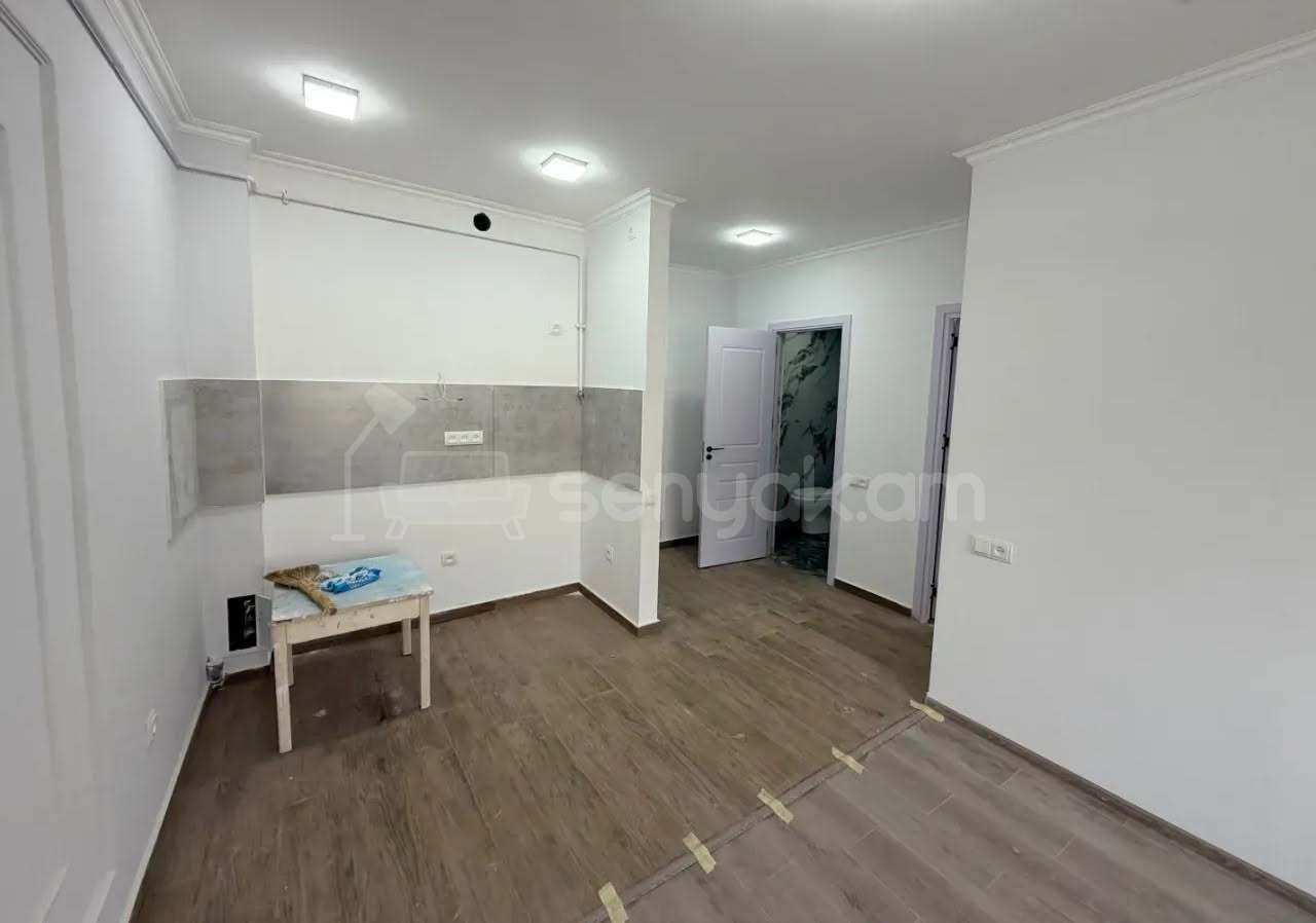 2 Սենյականոց Բնակարան Քարե Շենքում, 40քմ, 4/5 հարկ, Կապիտալ Վերանորոգված