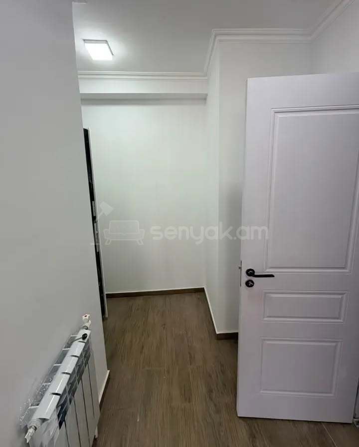 2 Սենյականոց Բնակարան Քարե Շենքում, 40քմ, 4/5 հարկ, Կապիտալ Վերանորոգված