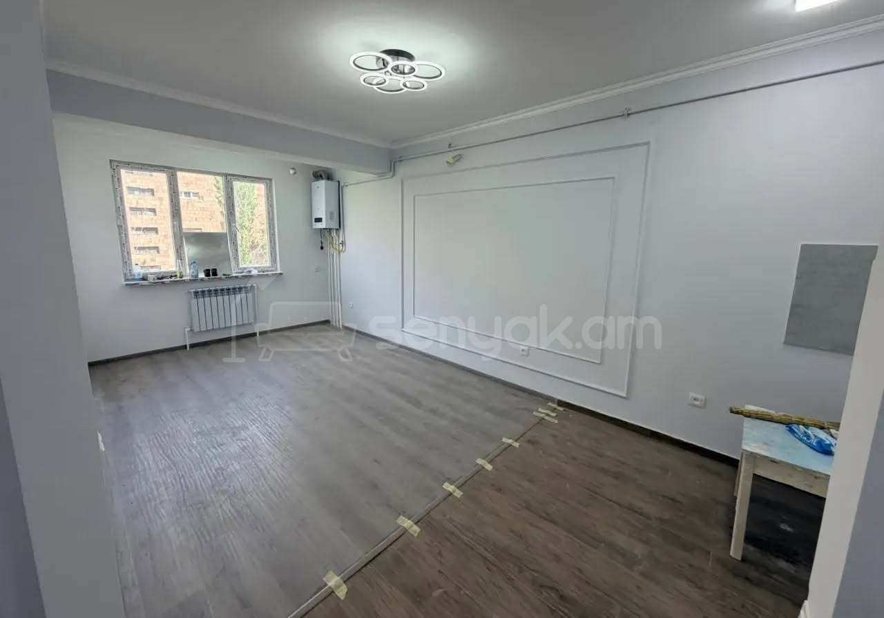 2 Սենյականոց Բնակարան Քարե Շենքում, 40քմ, 4/5 հարկ, Կապիտալ Վերանորոգված