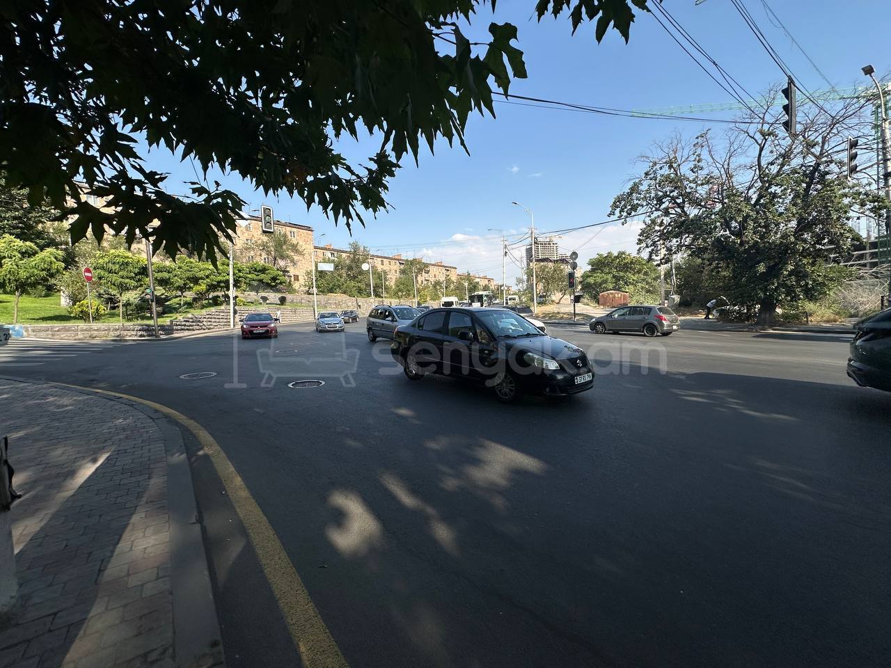 3 Սենյականոց Բնակարան Քարե Շենքում, 70քմ, 1/5 հարկ, Կոսմետիկ Վերանորոգված