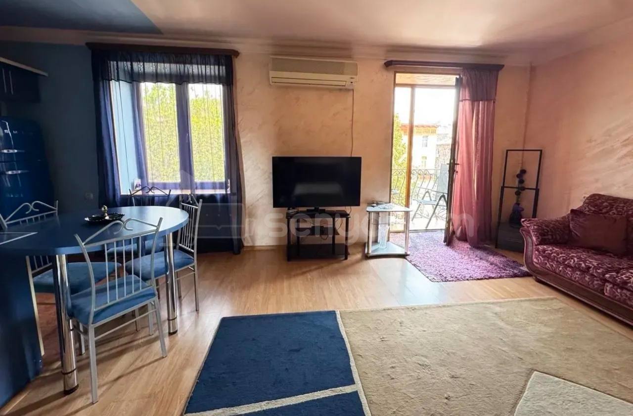 1 Սենյականոց Բնակարան Քարե Շենքում, 40քմ, 5/5 հարկ, Կապիտալ Վերանորոգված