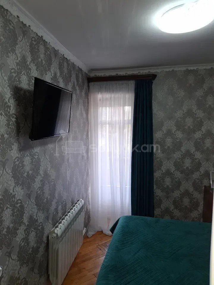 3 Սենյականոց Բնակարան Քարե Շենքում, 74քմ, 4/4 հարկ, Կոսմետիկ Վերանորոգված
