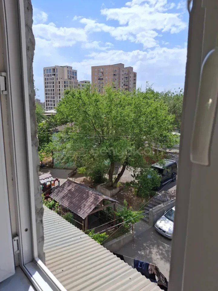 3 Սենյականոց Բնակարան Քարե Շենքում, 74քմ, 4/4 հարկ, Կոսմետիկ Վերանորոգված