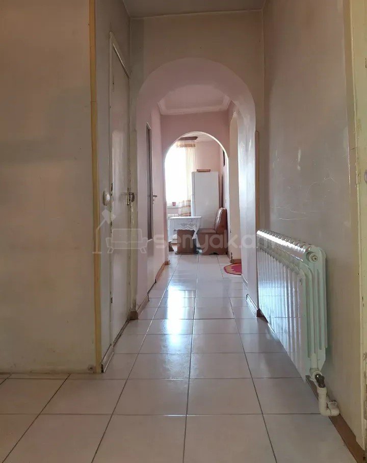 3 Սենյականոց Բնակարան Քարե Շենքում, 74քմ, 4/4 հարկ, Կոսմետիկ Վերանորոգված