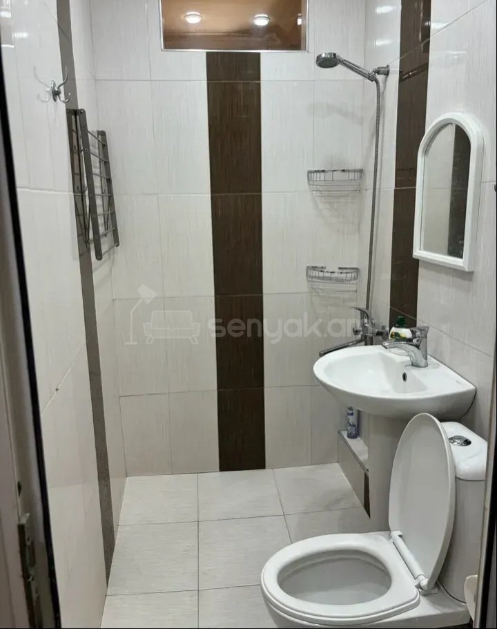 1 Սենյականոց Բնակարան Քարե Շենքում, 30քմ, 2/4 հարկ, Կապիտալ Վերանորոգված, Կահավորված