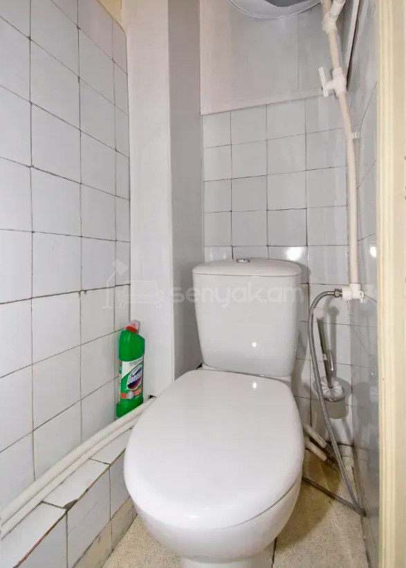 3 Սենյականոց Բնակարան Քարե Շենքում, 85քմ, 2/4 հարկ, Պետական Վիճակում
