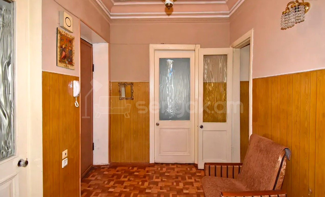 3 Սենյականոց Բնակարան Քարե Շենքում, 85քմ, 2/4 հարկ, Պետական Վիճակում