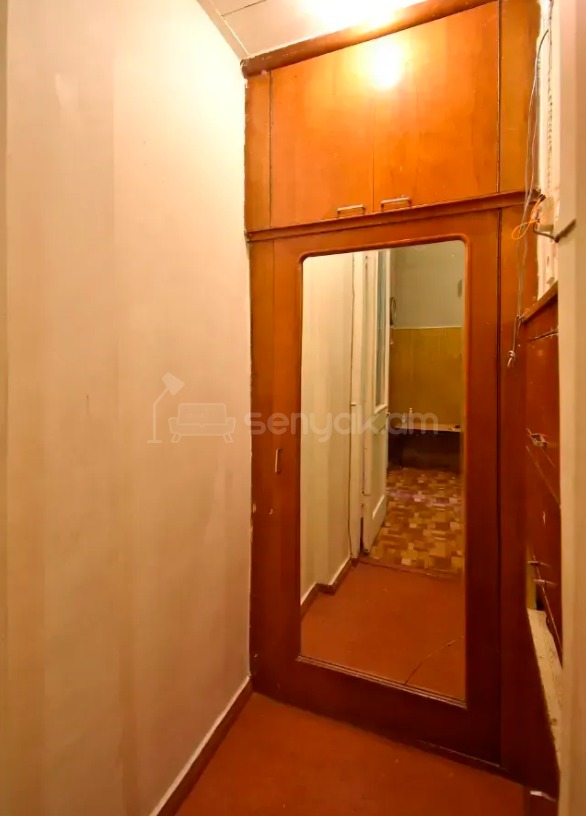 3 Սենյականոց Բնակարան Քարե Շենքում, 85քմ, 2/4 հարկ, Պետական Վիճակում