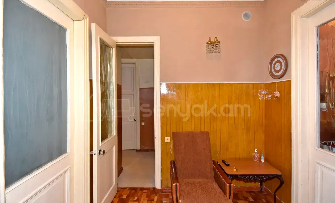 3 Սենյականոց Բնակարան Քարե Շենքում, 85քմ, 2/4 հարկ, Պետական Վիճակում