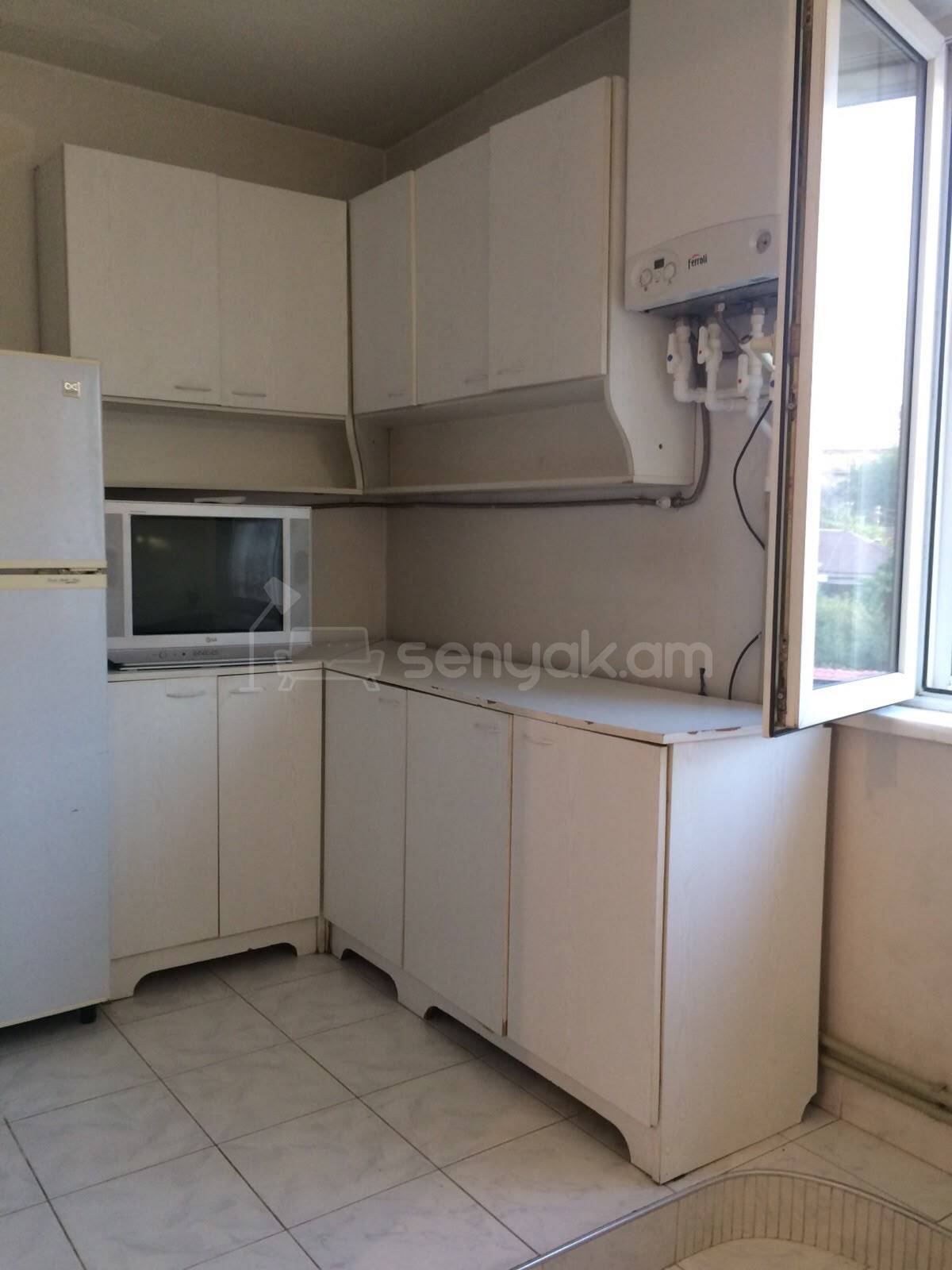 2 Սենյականոց Բնակարան Քարե Շենքում, 62քմ, 2/5 հարկ, Նորմալ Վիճակում, Կահավորված, Արևկող