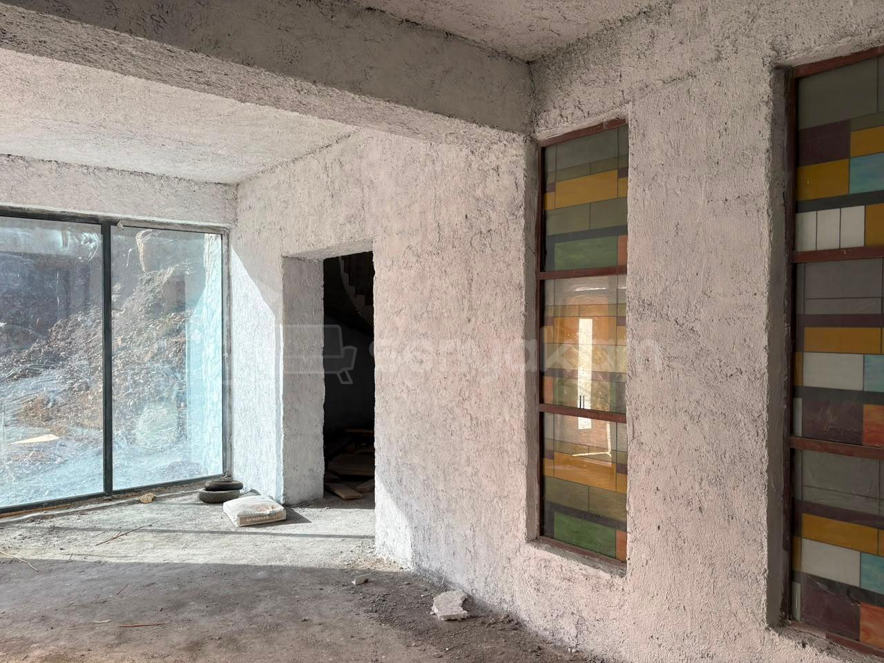 8 Սենյականոց Սեփական Տուն, 700քմ, Կոսմետիկ Վերանորոգված
